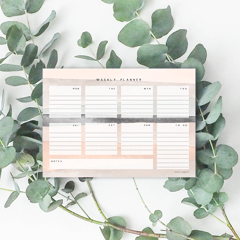 Milly A4 Yearly Desk Pad (Weekly Planner)